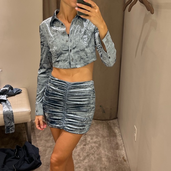 BACKGROUNDE NYC Set - Kat Cropped Crushed-Velvet Shirt and Skirt (Size Small) - Picture 2 of 7